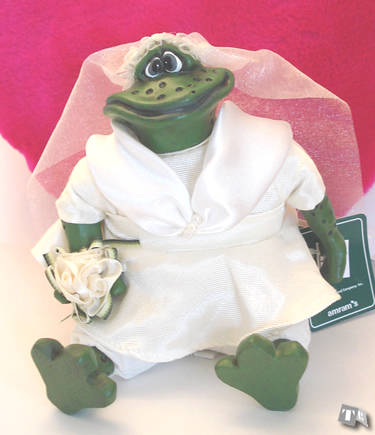 Bride Frog, Mrs Pondhopper - Kathleen Kelly Collectibles