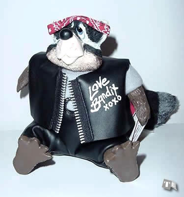 Racoon, Love Bandit - Kathleen Kelly Collectibles