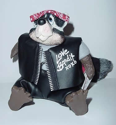 Kathleen Kelly racoon, Love Bandit