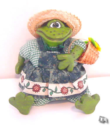 Gardener Frog, Mrs Garden Hopper - Kathleen Kelly Collectibles